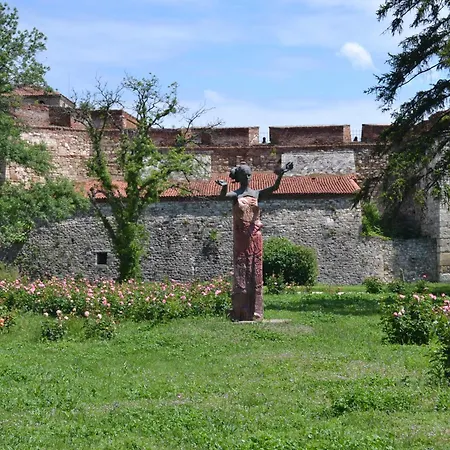 Stylish Three Bed アパート