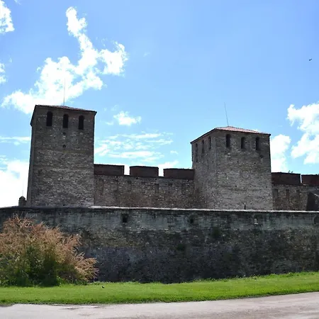 Stylish Three Bed アパート ヴィディン