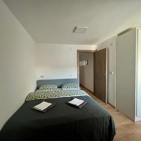 Apartament Stylish Three Bed Widyń