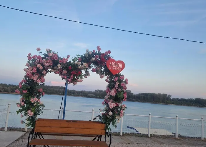 Stylish Three Bed Апартаменты