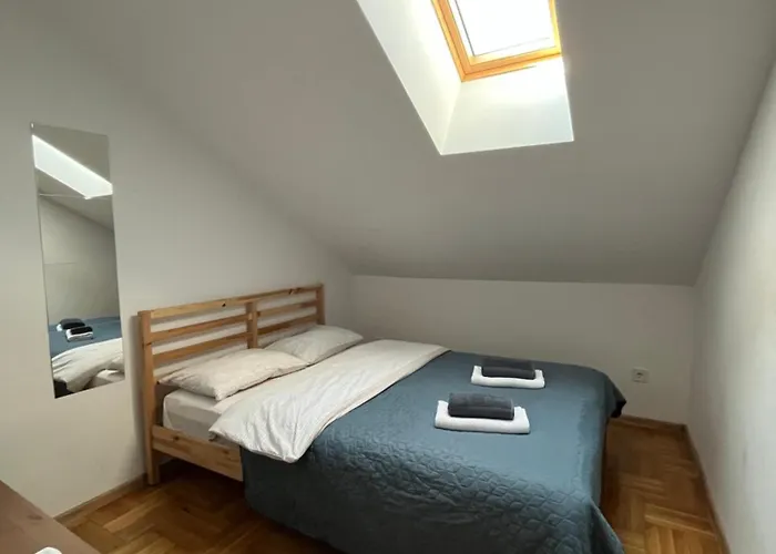 Апартаменты Stylish Three Bed